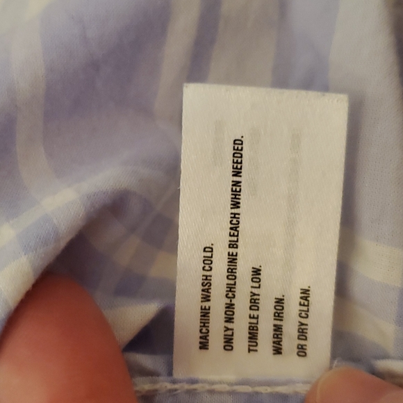 GAP plaid button-down shirt, size small - Picture 3 of 5